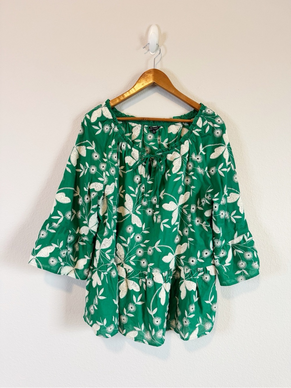 John Mark Women's Green Floral Embroidered Peplum Bell Sleeve Top Size XL